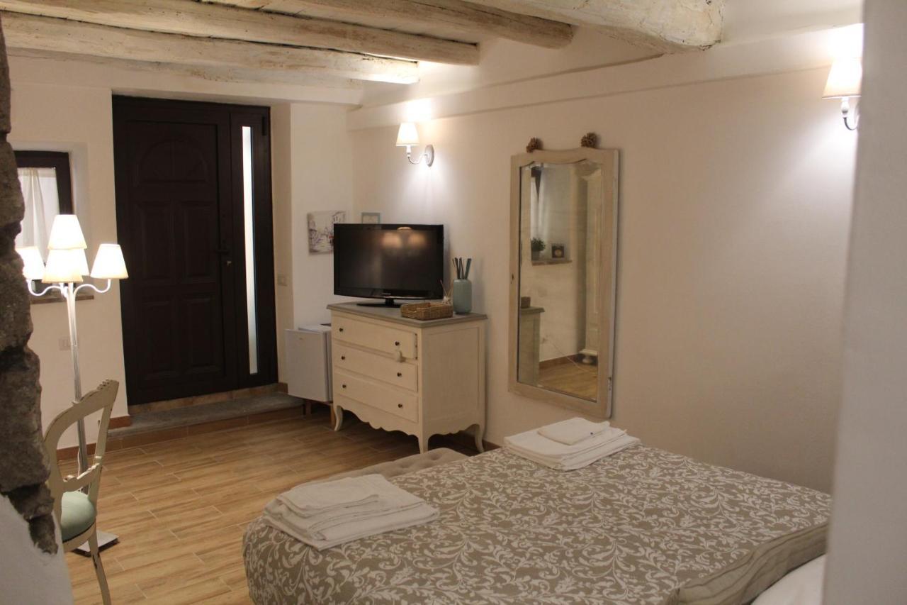 Livia'S Charming Room Trevignano Romano Εξωτερικό φωτογραφία